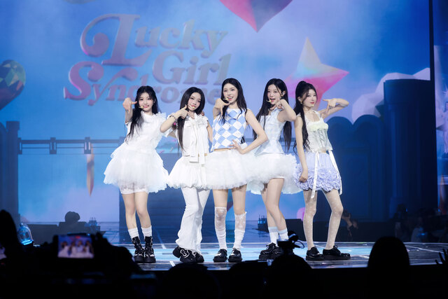 걸그룹 아일릿이 팬콘서트 앙코르 공연에서 신보에 대해 이번 공연에 저희의 귀여움을 꾹꾹 눌러 담았는데 이제 귀엽다는 말은 금지다. 싱글 1집 많은 기대 부탁드린다고 말했다. /빌리프랩