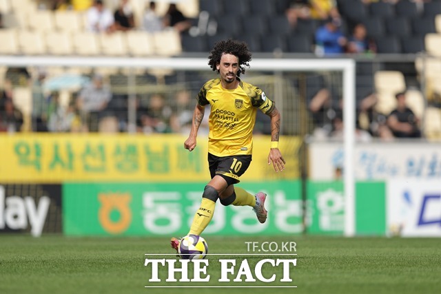 '하나은행 K리그2 2025’ 38라운드 MVP를 차지한 전남 발비디아./K리그