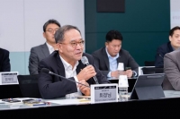  이찬우 NH농협금융 회장 '수요자 중심 서비스 체계 구축 필요'