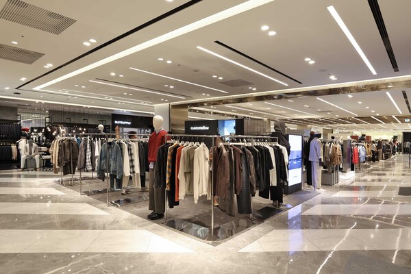 국내 백화점 3사(롯데·신세계·현대)가 급격히 추워진 날씨로 패션·스포츠·리빙 등 전 상품군의 겨울 프로모션에 돌입하기로 했다. /신세계백화점