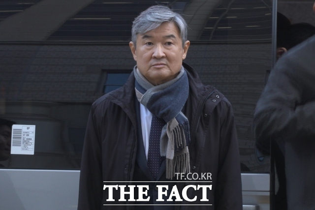 윤석열 전 대통령의 비상계엄 계획을 사전에 알고도 국회에 즉각 보고하지 않는 혐의 등을 받는 조태용 전 국가정보원장이 11일 구속영장실질심사에 출석했다. /서울중앙지법=김기범 기자