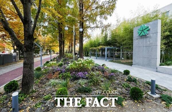 재단장 마친 대전시청 북문 앞 광장의 모습. /대전시