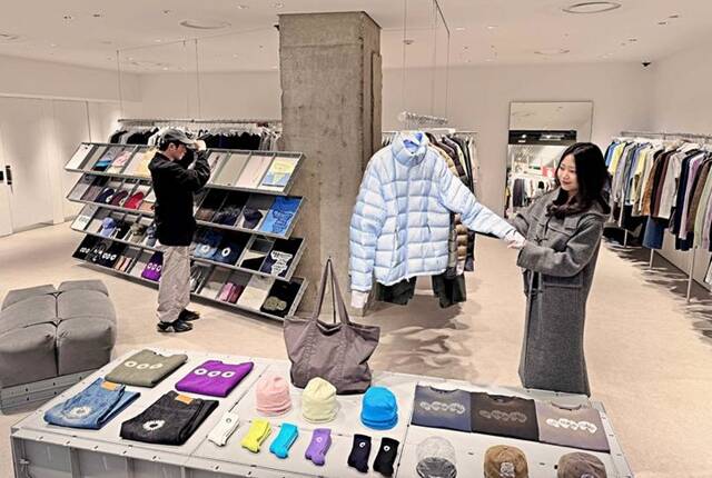 롯데백화점은 14일부터 16일까지 패션 브랜드가 참여하는 수험생 대상 특별 프로모션을 진행한다. /롯데백화점