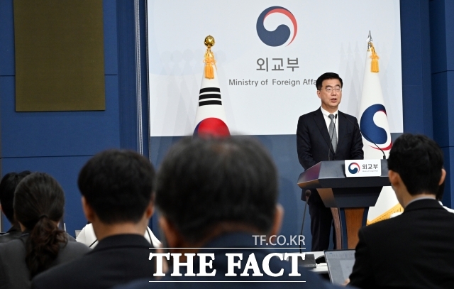 이재웅 외교부 대변인은 이날 정례브리핑에서 이번 추도식을 우리 정부 자체적으로 개최하는 것과 관련해 올해는 만족스러운 결론에 이르지 못했다며 추도식이 그 취지와 성격에 합당하게 개최될 수 있도록 앞으로도 일측과 계속 협의해 나가도록 하겠다고 밝혔다. /임영무 기자