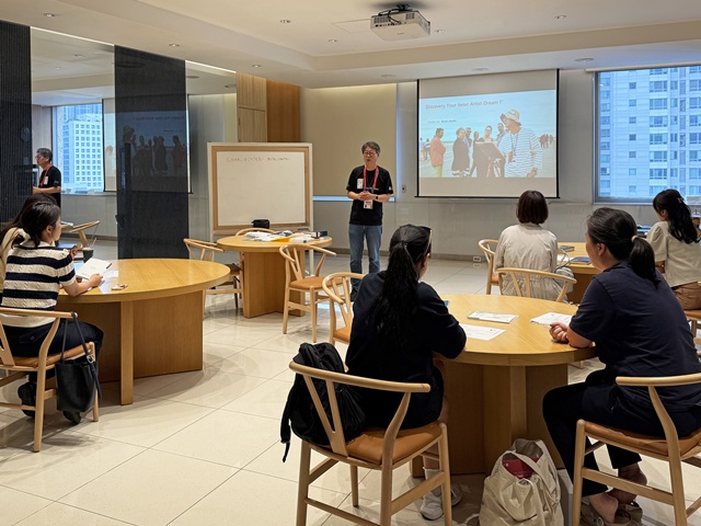 현대건설이 현대백화점과 협업을 통해 아파트 커뮤니티에 특별한 문화콘텐츠 서비스를 선보인다. /현대건설