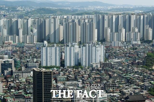 국토부가 13일 한국부동산원 강남지사에서 열린 중앙부동산가격공시위원회에서 2026년 부동산 가격공시 추진방안을 심의·의결했다. /더팩트 DB