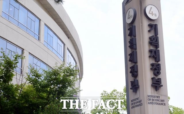 14일 기재부에 발표한 11월 그린북에 따르면 최근 우리나라 경제는 회복 흐름을 보이고 있다고 평가됐다. /더팩트 DB