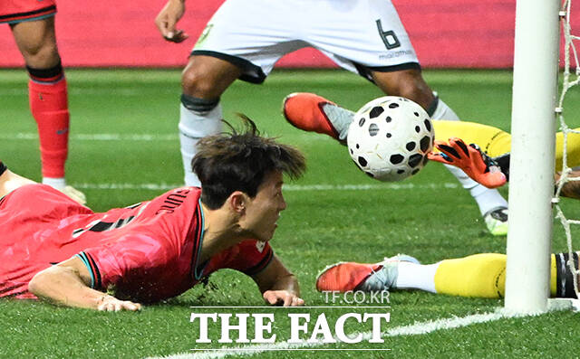 대한민국과 볼리비아의 평가전이 13일 오후 대전 유성구 대전월드컵경기장에서 열린 가운데 이재성이 헤더를 시도하고 있다. /대전월드컵경기장=박헌우 기자