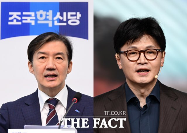 조국(왼쪽) 전 조국혁신당 비상대책위원장과 한동훈 전 국민의힘 대표가 검찰의 대장동 항소 포기를 두고 연일 설전을 이어가고 있다. /더팩트 DB