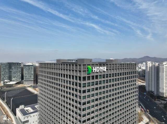 HD현대는 최근 그룹 AI 기술 개발을 총괄하는 HD한국조선해양 내 AI 전담 조직을 AIX추진실로 재편하고, 김형관 사장이 직접 총괄하는 체제로 편제를 변경하는 조직개편을 단행했다. /HD현대