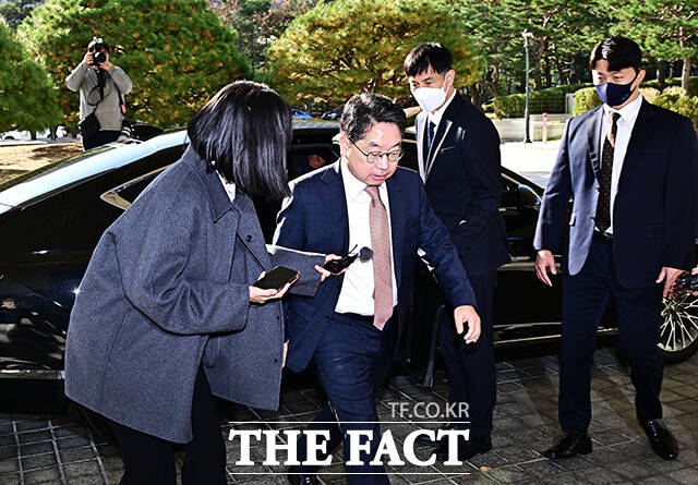 이재명 대통령은 14일 오후 노만석 검찰총장 직무대행의 면직안을 재가했다. 노 대행이 이날 오전 서울 서초구 대검찰청으로 출근하고 있다. /국회=배정한 기자