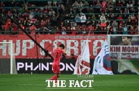  교체되는 이재성 [포토]