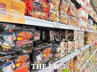  K-푸드 열풍 올라탄 농심·삼양 '好好', 오뚜기는 '아쉽네'