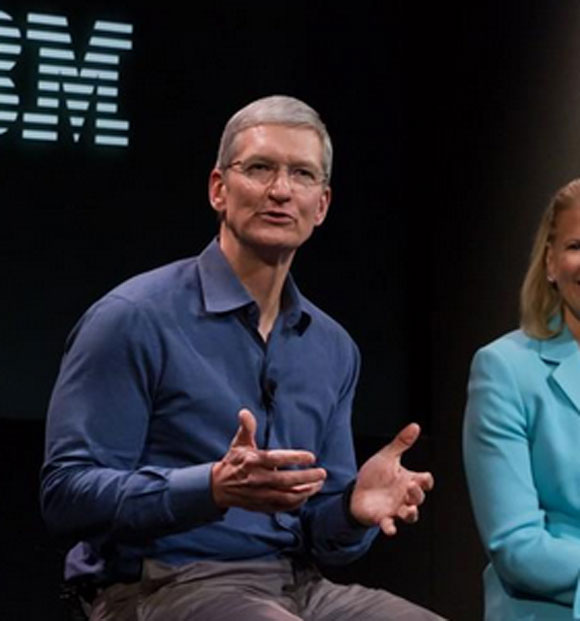 미국 IT기업 애플이 팀 쿡 CEO의 승계 계획을 본격화 하고 새로운 CEO 체제를 준비하고 있다./ 팀쿡 트위터 캡처