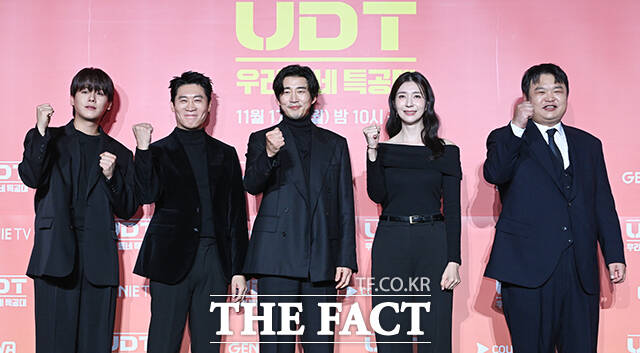 배우 이정하와 진선규, 윤계상, 김지현, 고규필(왼쪽부터)이 UDT:우리 동네 특공대로 때로는 감동을 때로는 웃음을 전할 예정이다. /서예원 기자