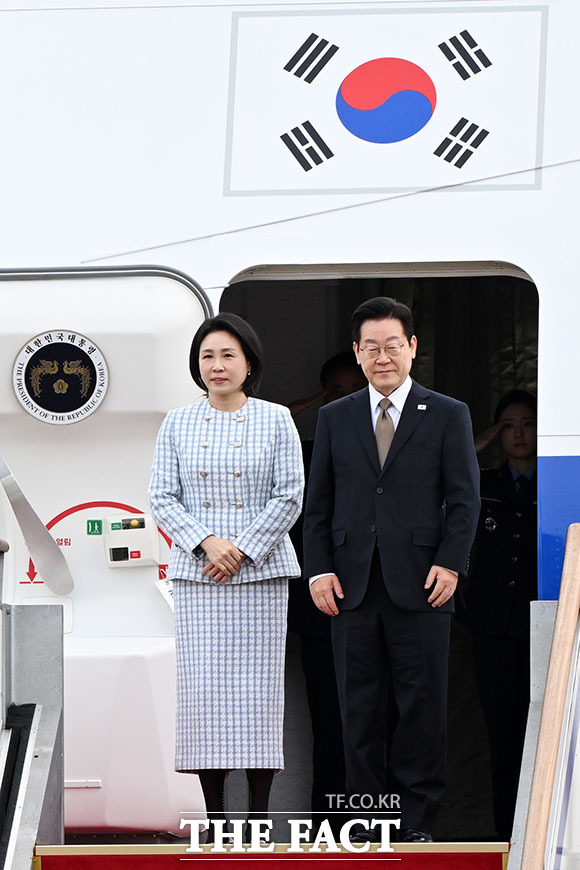 이 대통령 부부 'G20 정상회의 참석 및 4개국 순방 출국'