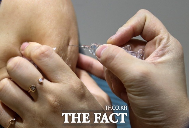 간경화 환자에게 투여할 주사제를 잘못 준비해 환자를 사망하게 한 간호조무사에게 금고형의 집행유예가 선고됐다. /더팩트 DB