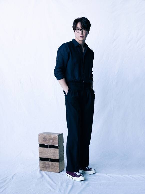 가수 성시경이 JTBC 새 토일드라마 경도를 기다리며의 OST를 가창한다. /에스케이재원(주)