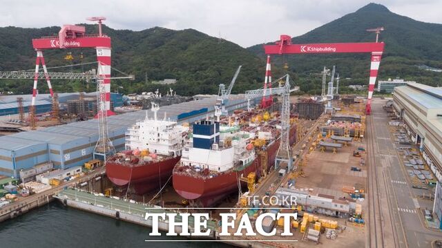 18일 업계에 따르면 태광그룹의 섬유·석유화학 계열사인 태광산업은 미국계 사모펀드 텍사스퍼시픽그룹(TPG)과 컨소시엄을 꾸려 케이조선 예비 인수의향서(LOI)를 매각주관사에 공동제출했다. /케이조선
