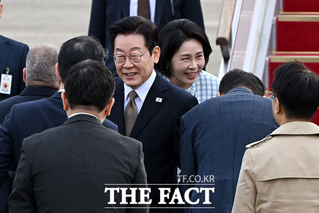 이 대통령 부부 'G20 정상회의 참석 및 4개국 순방 출국'