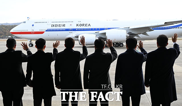 이 대통령 부부 'G20 정상회의 참석 및 4개국 순방 출국'