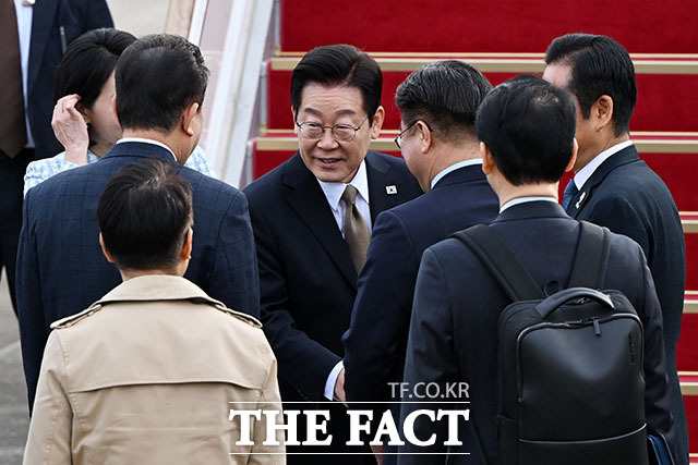 이 대통령 부부 'G20 정상회의 참석 및 4개국 순방 출국'