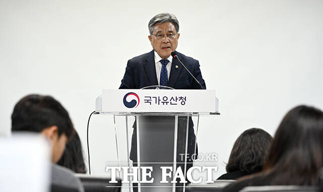 허민 국가유산청장이 17일 오전 서울 종로구 국립고궁박물관에서 유네스코 세계유산 종묘앞 세운재정비촉진계획과 관련해 브리핑을 하고 있다. /임영무 기자