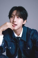  후이, 위드어스 전속계약 체결…에이핑크·휘인 음악 작업 참여