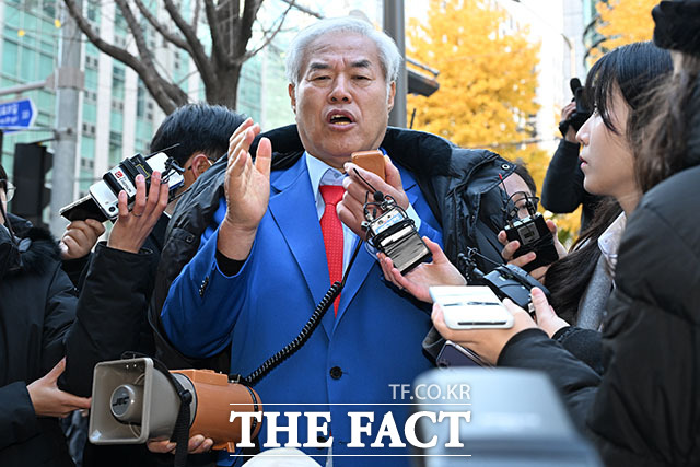 서부지법 난동 배후 의혹 경찰 출석하며 입장 밝히는 전광훈 목사.