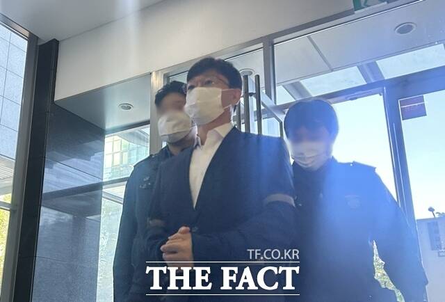 서울구치소에 수감된 임성근 전 해병대 1사단장이 10월 27일 오전 서울 서초구 특검팀 사무실에 출석했다. /김해인 기자