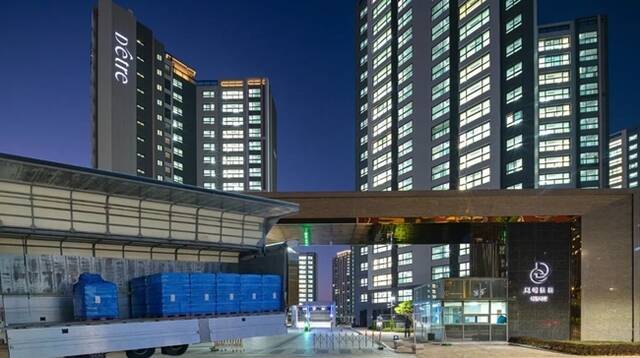 대방건설이 최근 파주시 전역에서 발생한 대규모 단수 사태로 불편을 겪고 있는 자사 시공 아파트 입주민들을 위해 긴급 생수 지원에 나섰다. /대방건설