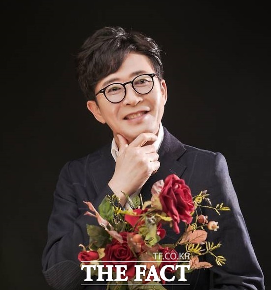 가수 겸 배우, MC로 활동 중인 이부영은 지난해 8월 발표한 신곡 산다는게 좋다를 중심으로, 태진아 스타일의 맞춤형 노래를 선보이며 가요계 입지를 다져가고 있다. /더팩트 DB