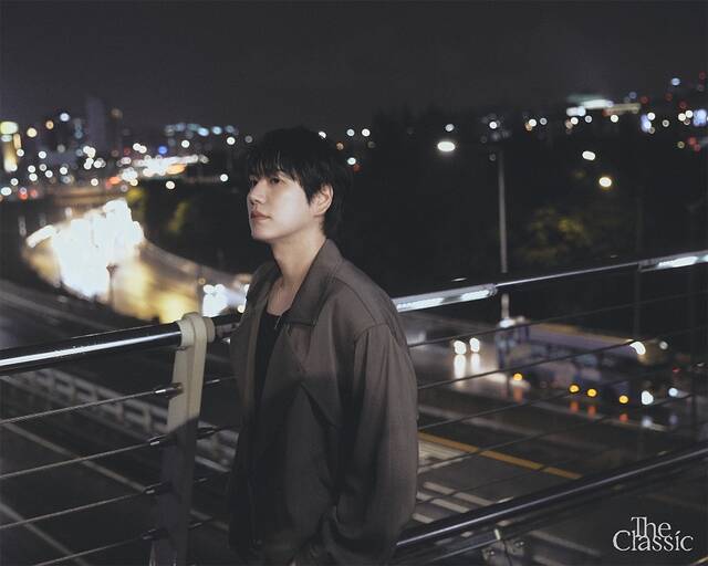 가수 규현이 20일 오후 6시 각 음악 사이트를 통해 EP The Classic을 발매한다./안테나