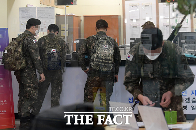 국토부와 국방부가 국군 장병들의 전세사기 피해를 예방하고, 안전한 전세계약 문화를 확산하고자 군 장병 전세사기 예방 교육을 추진한다. /남용희 기자