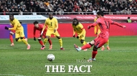  황희찬 '아쉬운 패널티킥' [포토]