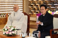  산재사고 유가족과 대화 나누는 김민석 국무총리 [포토]