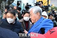  경찰청 향하는 전광훈 목사 [포토]