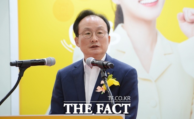 이환주 KB국민은행장이 19일 DCC대전컨벤션센터에서 열린 2025 KB굿잡 대전 일자리 페스티벌에 참석해 환영사를 하고 있다. /대전=김태환 기자