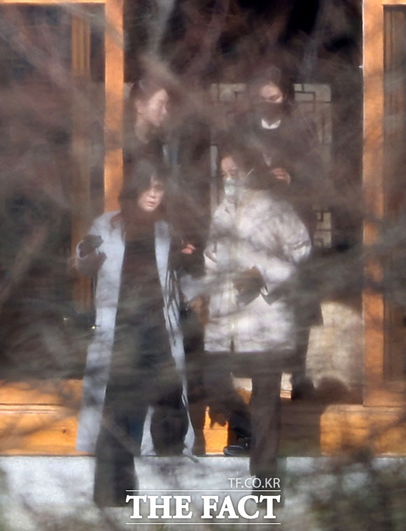 '이병철 38주기' 추도식 참석한 이부진-홍라희-이서현.