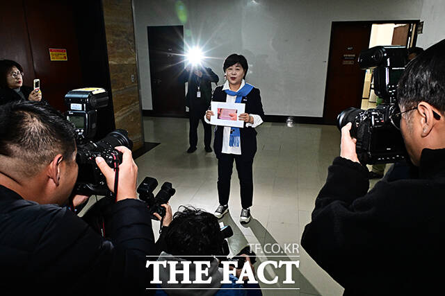 서영교 더불어민주당 의원이 19일 오전 서울 여의도 국회에서 쿠팡 관계자와의 오찬 논란에 대한 입장을 밝히고 있다. /국회=배정한 기자