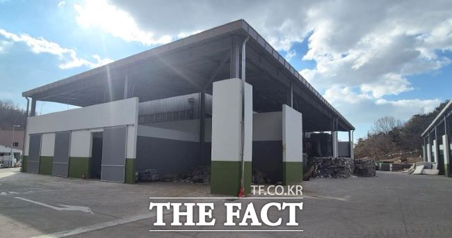 시흥시 환경미화타운 내 재활용품 선별장 모습. /시흥시