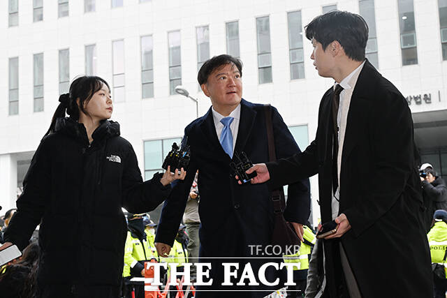 김정재 국민의힘 의원이 20일 오후 서울 양천구 서울남부지방법원에서 열린 ‘국회 패스트트랙(신속처리안건) 충돌 사건’ 1심 선고 공판에 출석하고 있다. /서예원 기자