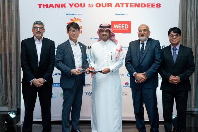 삼성E&A는 지난 19일 UAE 두바이에서 진행된 MEED 프로젝트상 시상식에서 사우디아라비아 APOC PDH/UTOS 프로젝트가 에너지 분야에서 MEED 프로젝트상을 받았다고 밝혔다. /삼성E&A
