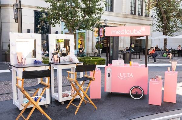 에이피알 메디큐브가 미국 편집숍 올타 뷰티 입점 후 빠른 판매량을 보이고 있다. 에이피알은 올타 뷰티 공식몰에 1400여 개 제품을 공식 입점했다. /에이피알