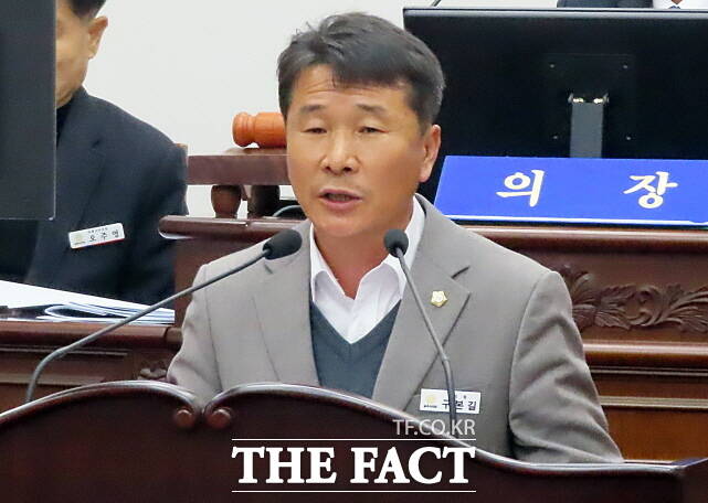 구본길 의원이 20일 공주시의회 제262회 제2차정례회 제1차 본회의에서 5분 자유발언을 하고 있다. /김형중 기자