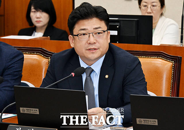 공직선거법 위반 혐의로 재판에 넘겨진 강명구 국민의힘 의원이 당선무효형을 피했다./더팩트 DB