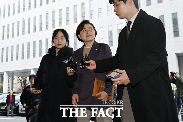 김정재 국민의힘 의원이 20일 오후 서울 양천구 서울남부지방법원에서 열린 ‘국회 패스트트랙(신속처리안건) 충돌 사건’ 1심 선고 공판에 출석하고 있다. /서예원 기자