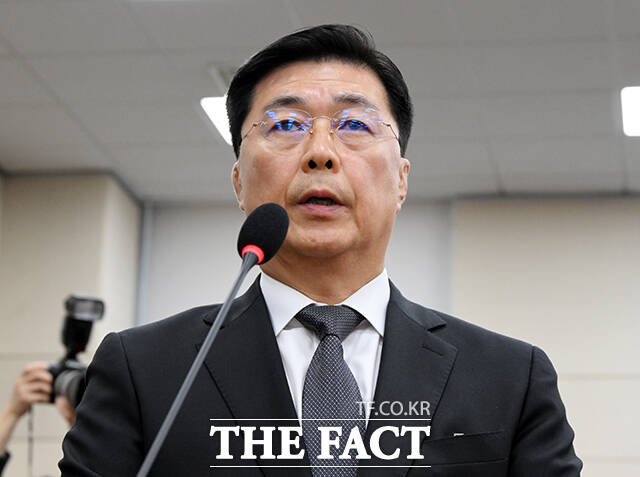 질의에 답변하는 홍장원 국가정보원 제1차장.