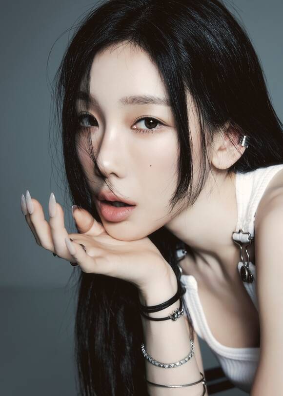 태연의 첫 컴필레이션 앨범 Panorama : The Best of TAEYEON은 12월 1일 오후 6시 발매된다./SM엔터테인먼트