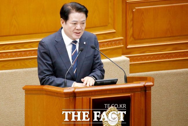 최대호 안양시장이 20일 안양시의회 정례회에서 시정연설을 하고 있다. /안양시